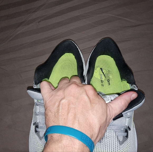 Nike Air Zoom Pegasus 40 Men's 10.5 Gray Road Running Gray DV3853-004 - Picture 9 of 14